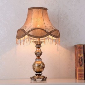 European Retro Desk Light Creative Warm Bedside Carved Table Lamp
