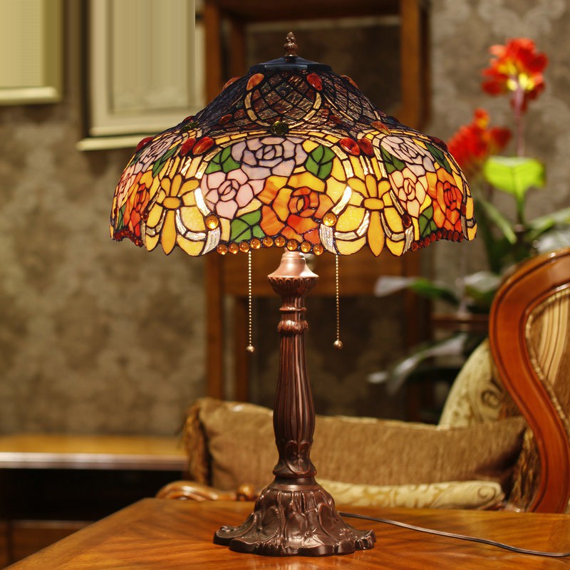 Coloured clearance glass lamp